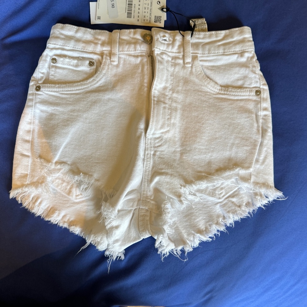 Zara White Jean Shorts, Hi-Rise. EUR34, US 2, MEX 24